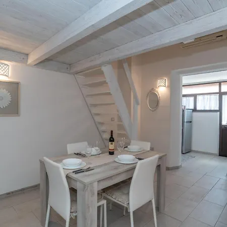 Claudias House Apartment